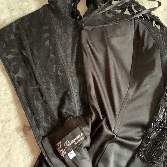 Off the shoulder black gown - Picture 4 of 5